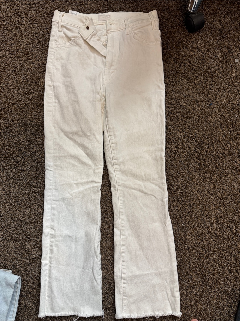 MOTHER White Flare Jeans in the style the hustler ankle fray